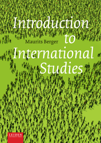 Cover des Buchs: Introduction to International Studies